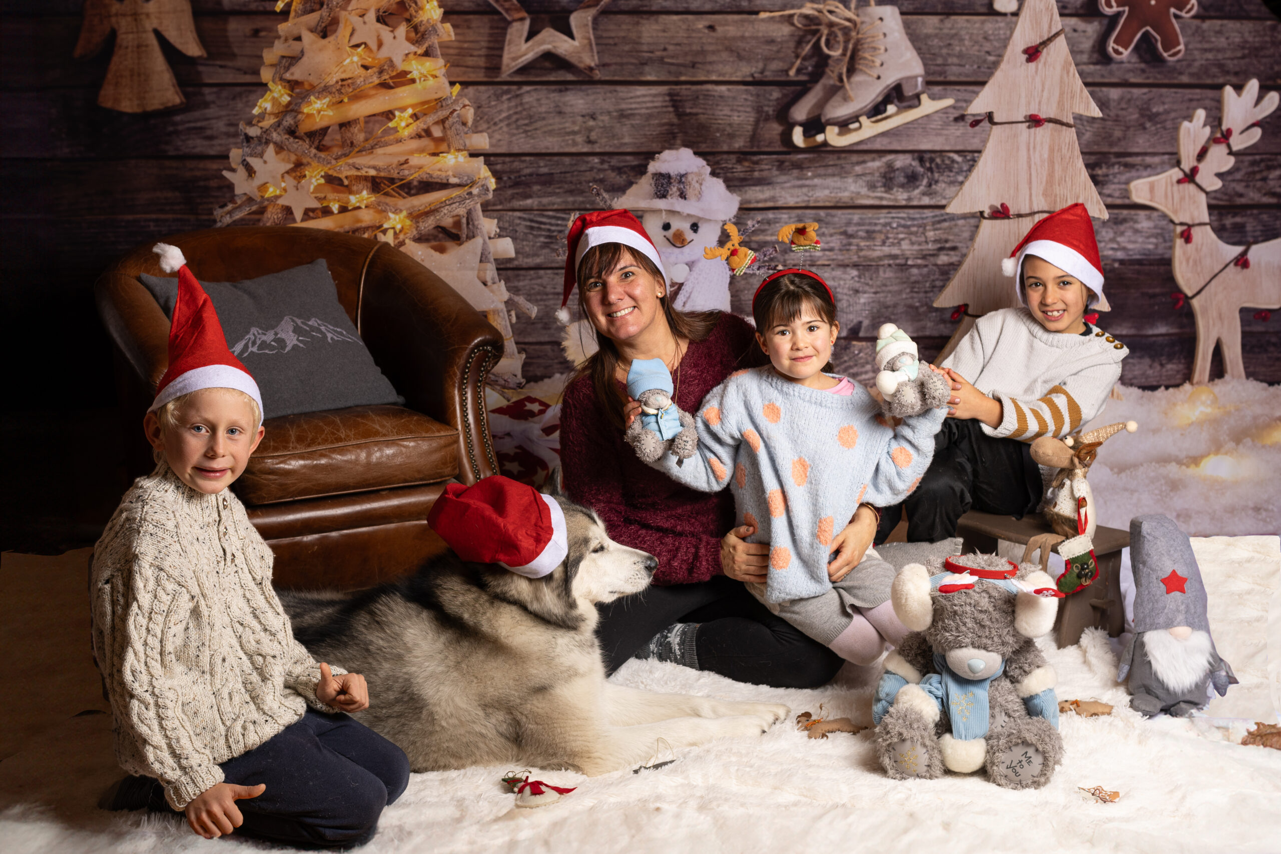 photo de famille à Noël maman fille deux garçons 5
