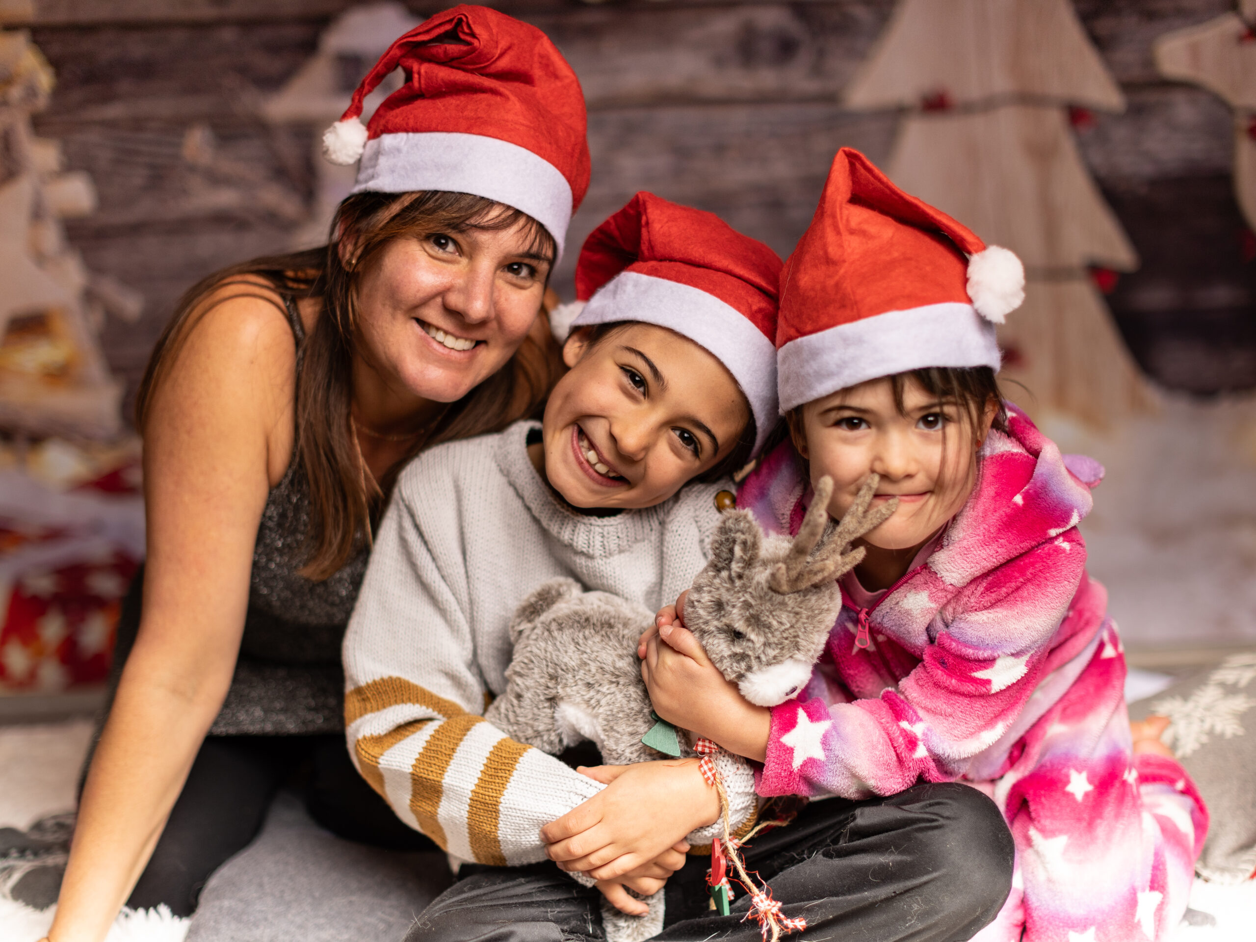 photo famille Noel maman fille garçon 2